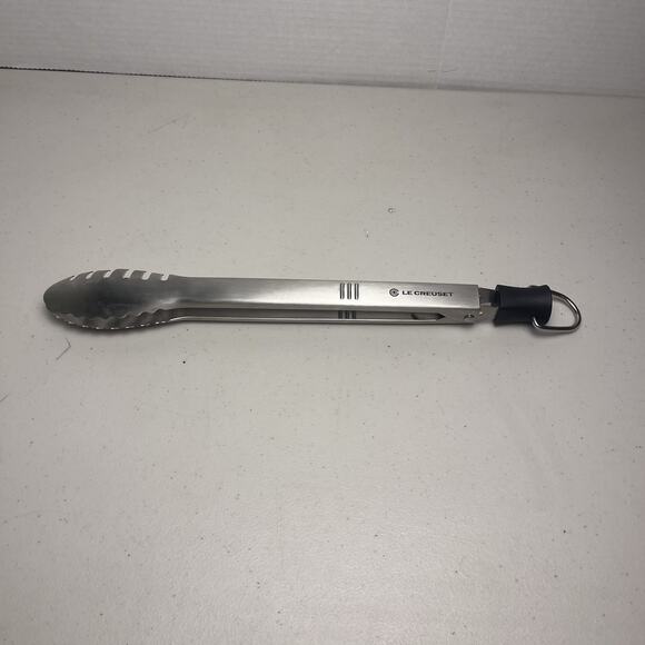 Le Creuset Locking Tongs Revolution 12" Stainless Steel Dull Tipped Scalloped - Picture 2 of 16